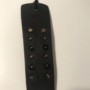 URBAN OUTFITTERS EARRINGS